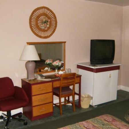 Victoria Motel Lindsay Εξωτερικό φωτογραφία